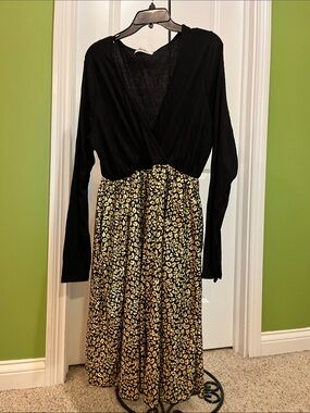 NWOT Haptics Black and Gold Leopard-Print Long Sleeve Midi Dress